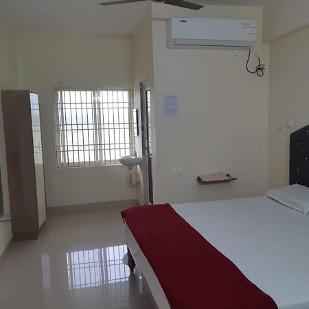 Srinivasa Hotel Tirupati Zewnętrze zdjęcie
