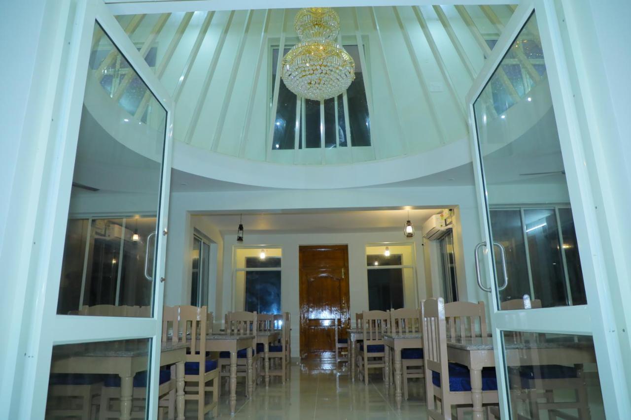 Srinivasa Hotel Tirupati Zewnętrze zdjęcie