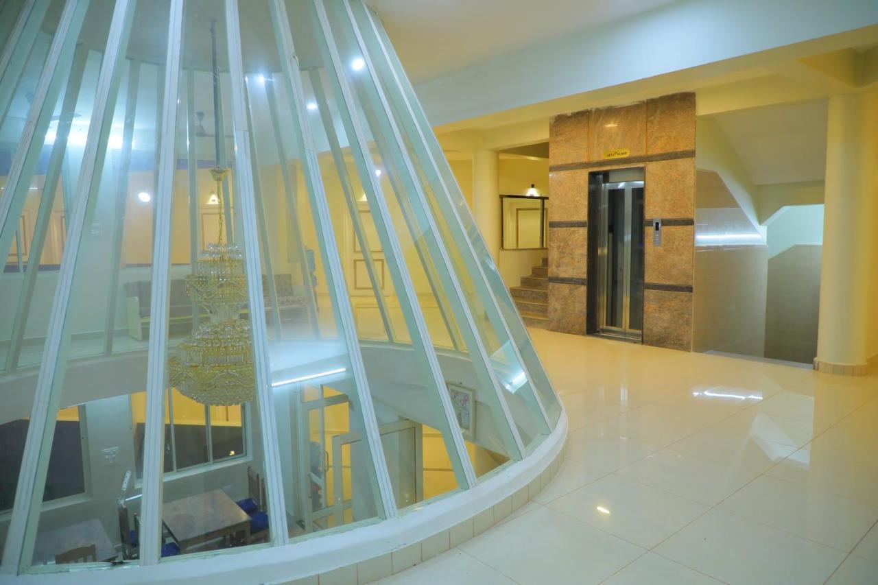 Srinivasa Hotel Tirupati Zewnętrze zdjęcie