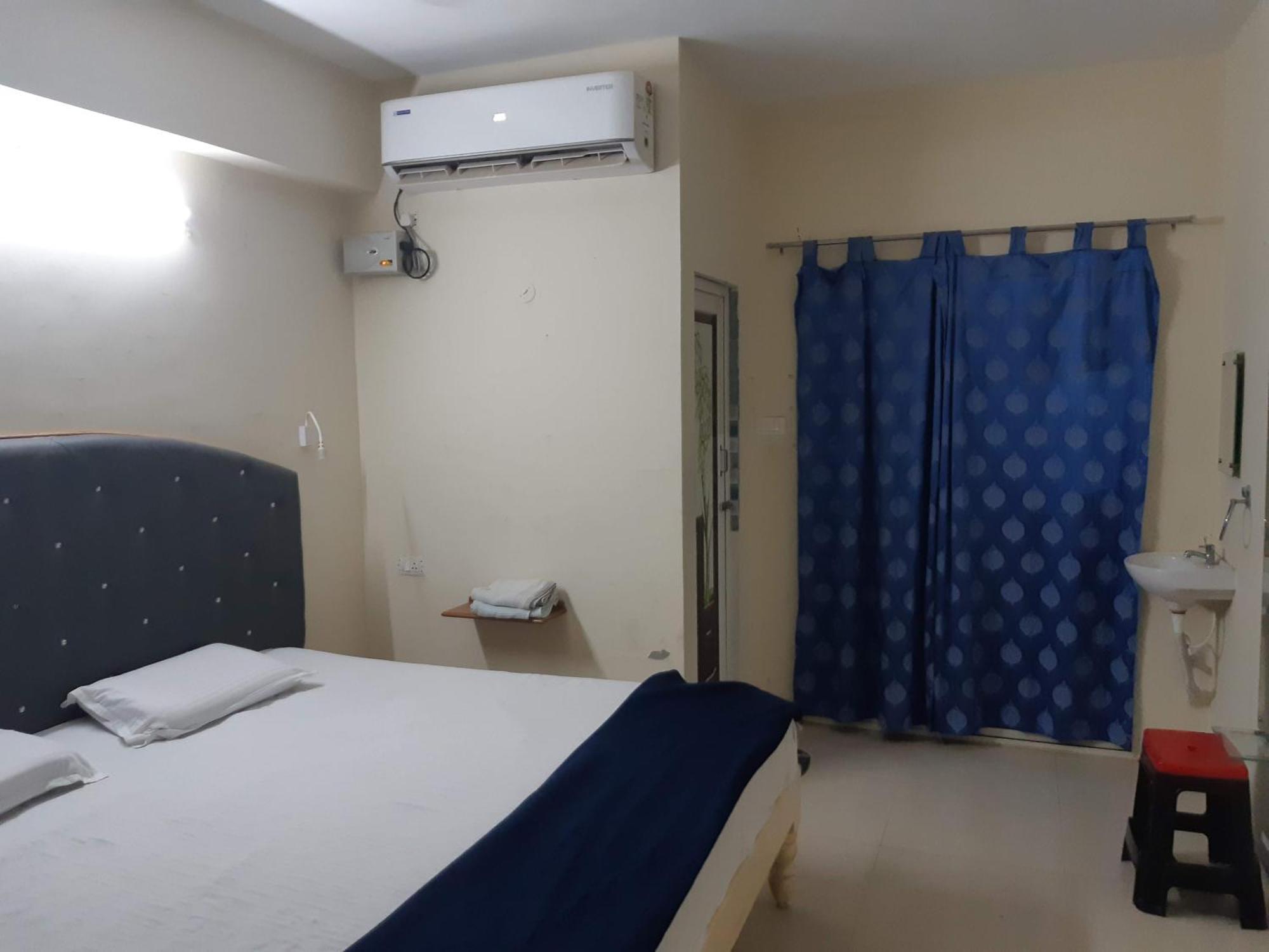 Srinivasa Hotel Tirupati Zewnętrze zdjęcie