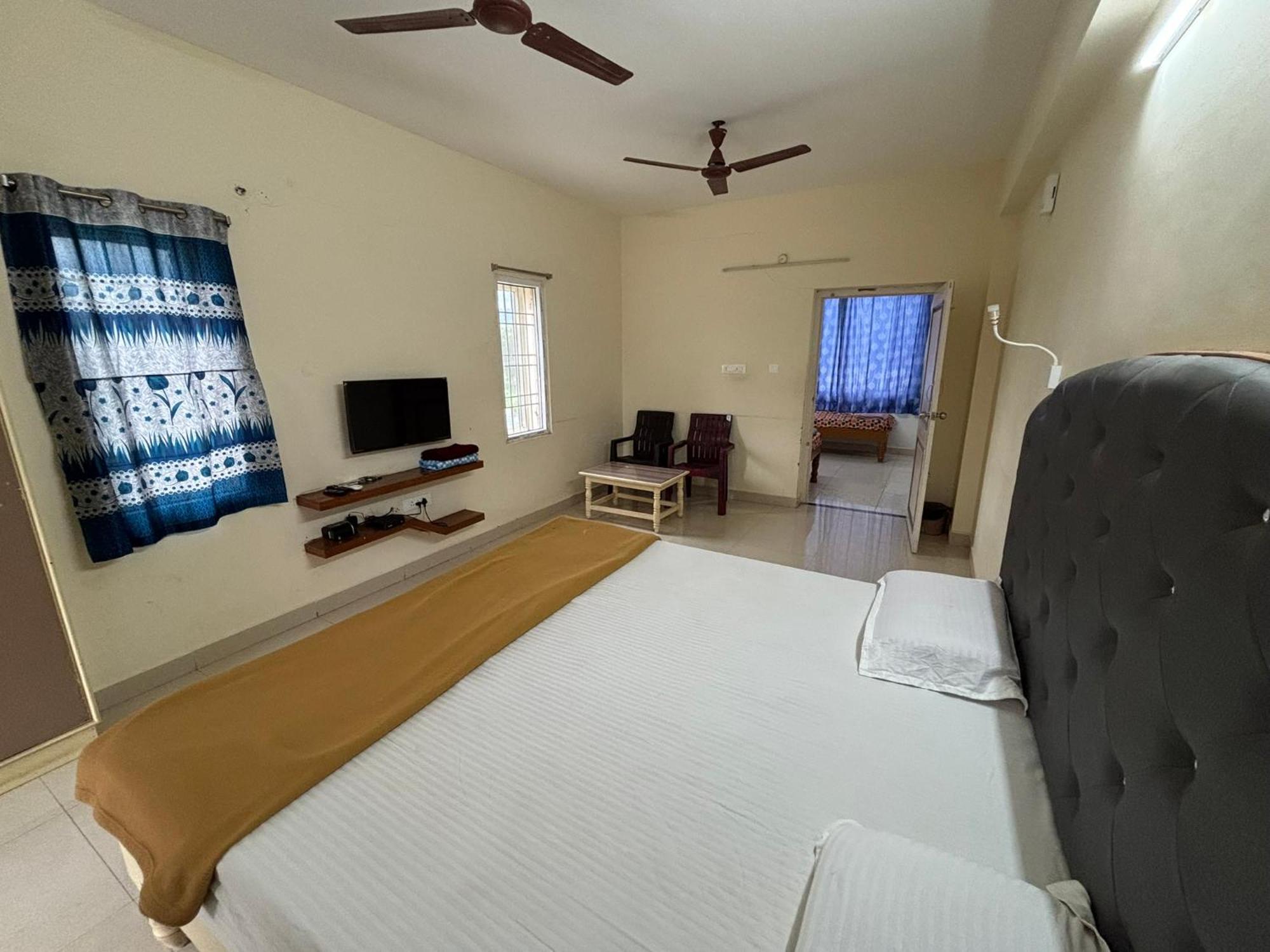 Srinivasa Hotel Tirupati Zewnętrze zdjęcie