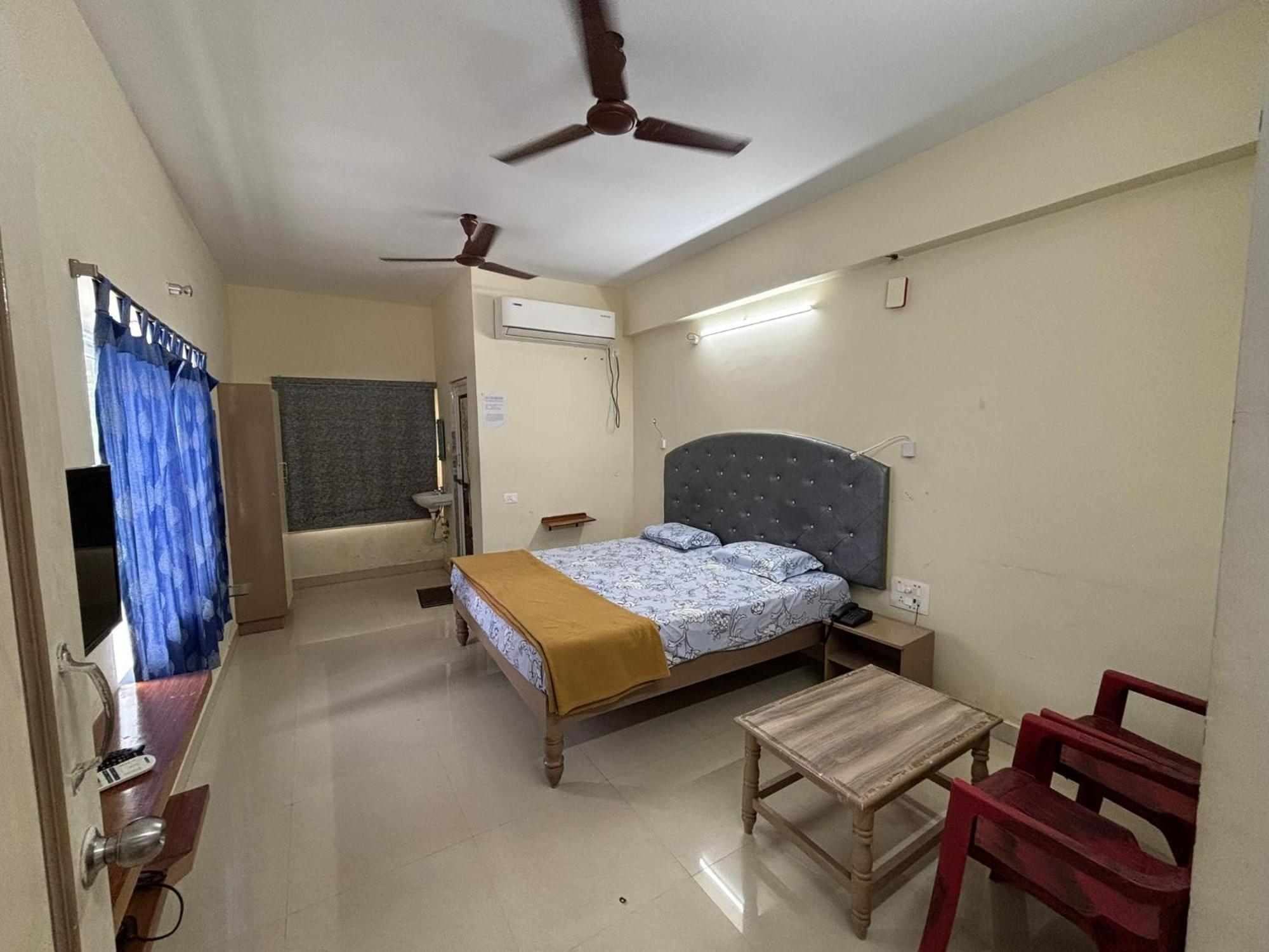 Srinivasa Hotel Tirupati Zewnętrze zdjęcie
