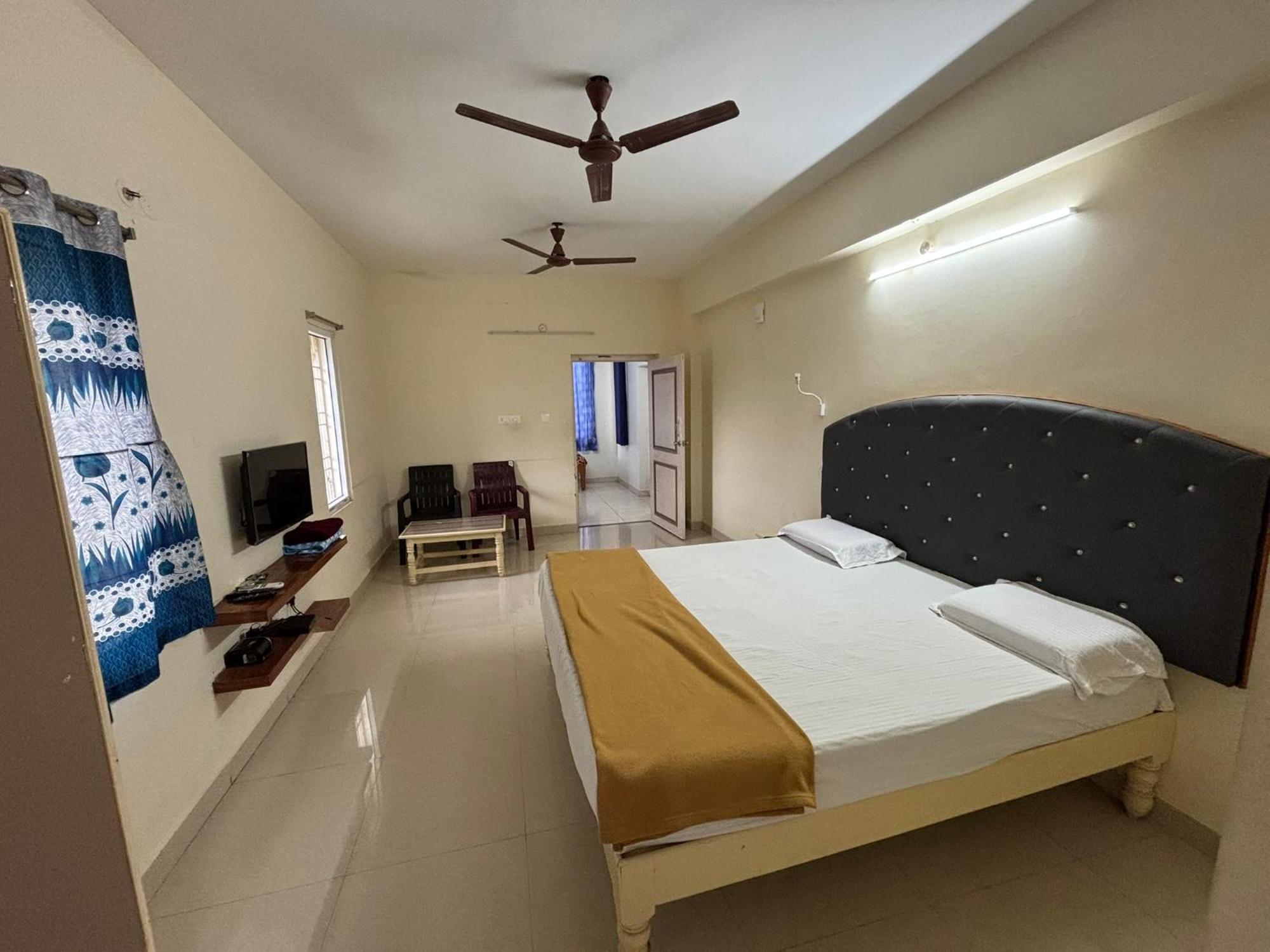 Srinivasa Hotel Tirupati Zewnętrze zdjęcie