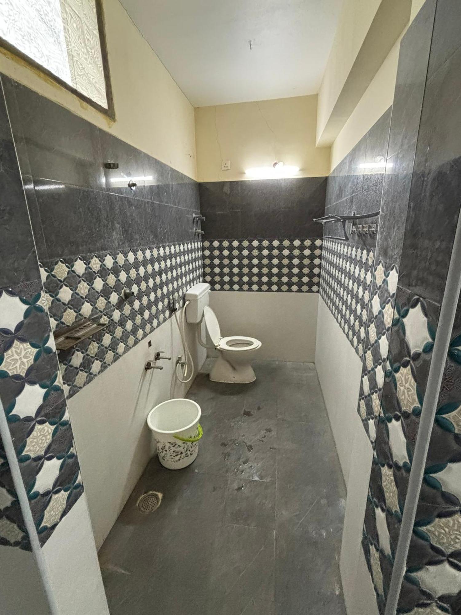 Srinivasa Hotel Tirupati Zewnętrze zdjęcie