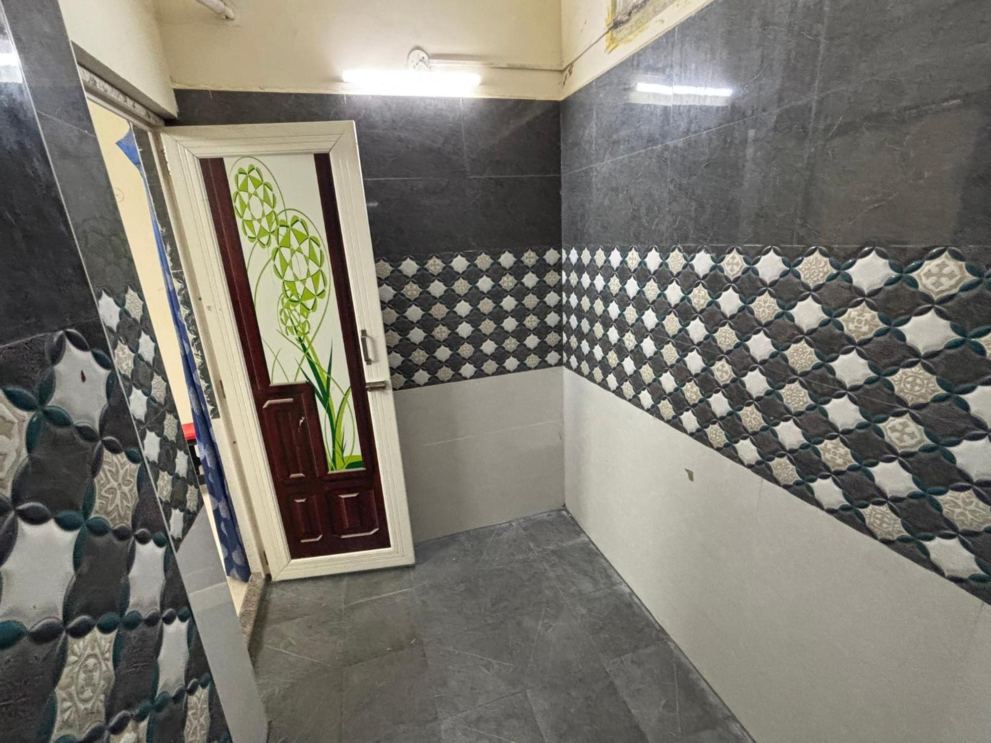 Srinivasa Hotel Tirupati Zewnętrze zdjęcie
